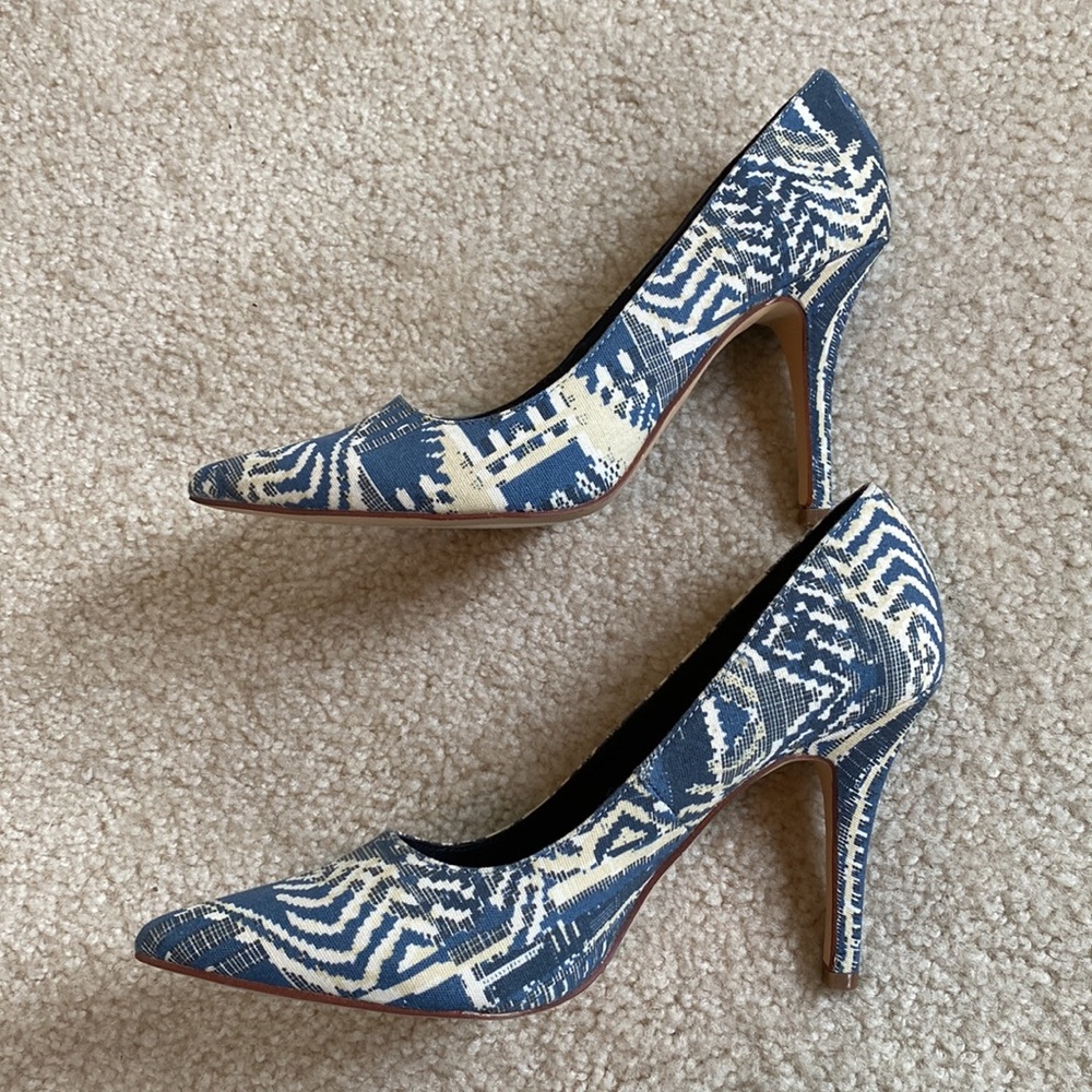 EUC Nine West print heels - Picture 5 of 8